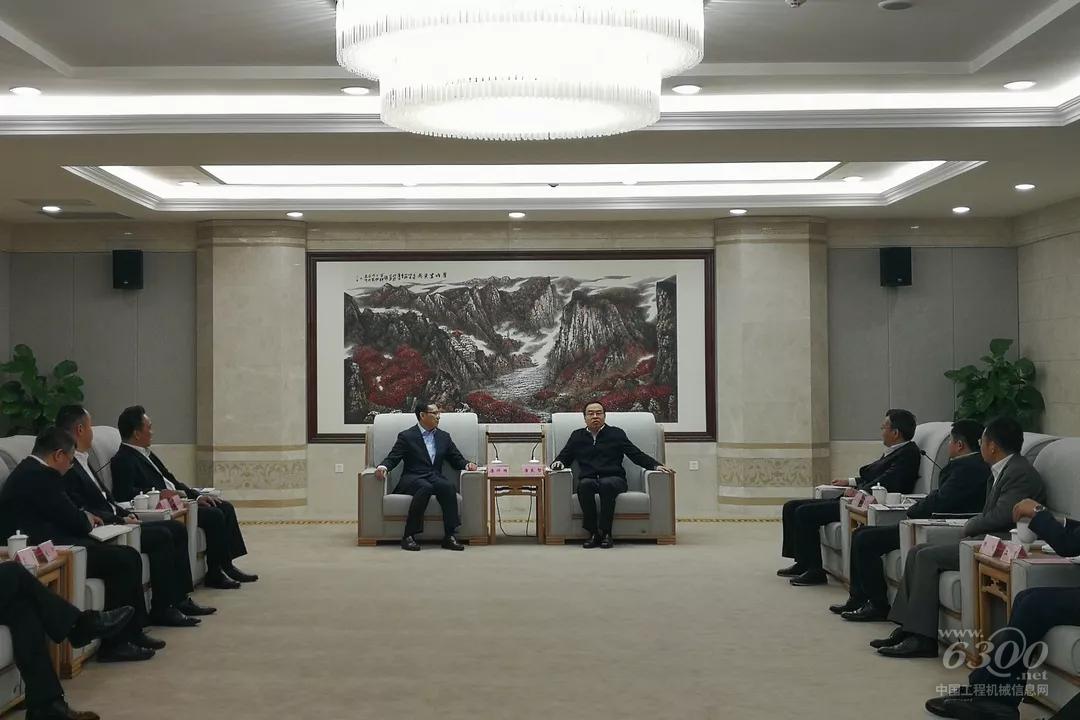 座谈
