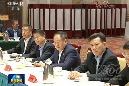 全国工商联副主席梁稳根参加民营企业家迎春座谈会