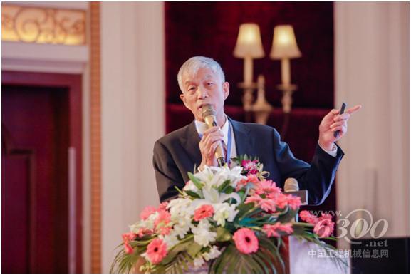 中国工程机械工业协会原会长祈俊在LubTop总评榜盛典致辞