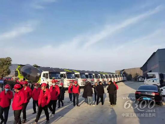 爆款热销！中联混凝土机械2021年度解放产品销售前三甲颁奖仪式荣耀举行(图6)