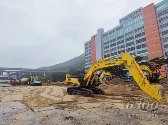 中央支援，同心抗疫情！住友挖掘机助力中央援建香港方舱医院项目开工(图1)