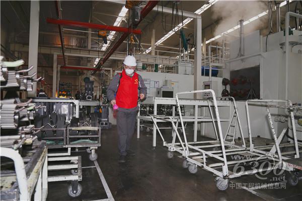 奋战正当时潍柴雷沃重工防疫生产两不误(图2)