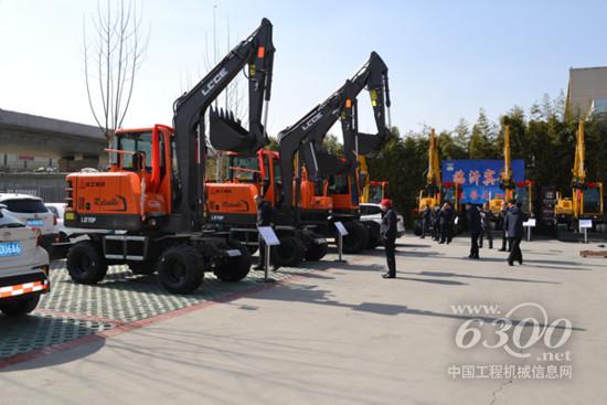 2022年临工建机市场启动会暨新品上市观摩活动盛世绽放(图5)