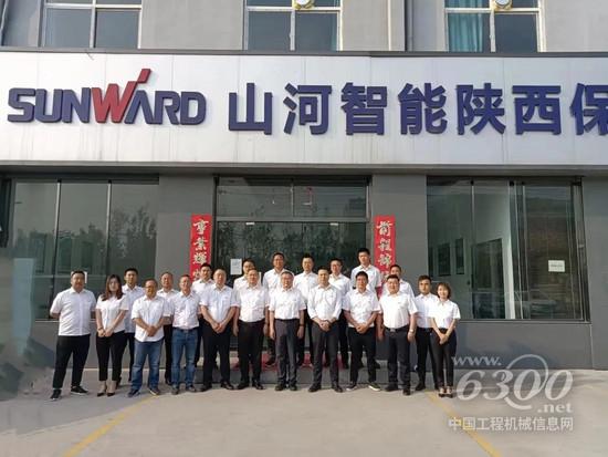 深入市场一线！何清华一行赴陕西调研(图2)