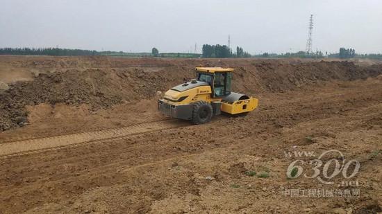 山推助力泉城路网建设丨设备全面升级，效果好才是真的好！(图2)