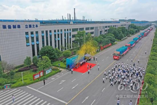献礼二十大，再攀新高地！山河智能高空机械设备再迎批量发货(图1)