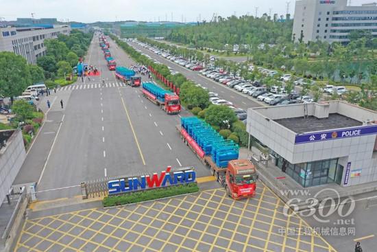 献礼二十大，再攀新高地！山河智能高空机械设备再迎批量发货(图8)