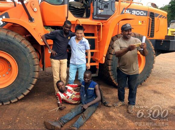 90后维修工程师曾作宁与非洲客户建立了深厚友谊