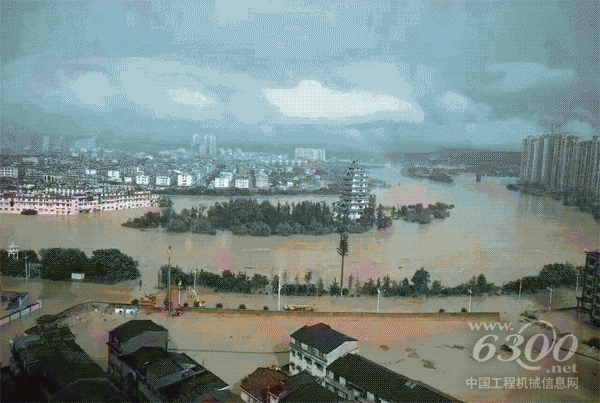 抗洪抢险纪实 | 危难时刻 <a href=http://product.d1cm.com/brand/zoomlion/ target=_blank>中联</a>重科ZTC800V挺身而出！ 