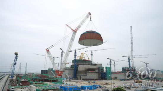2017年5月，中联重科ZCC3200NP起重机助力“华龙一号”穹顶成功吊装