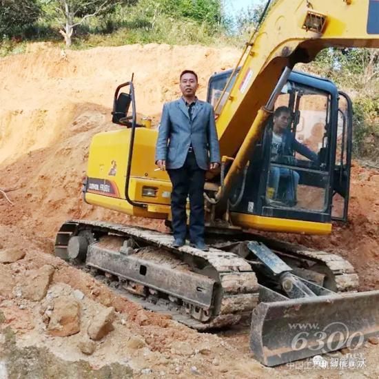 欧阳建国：雷沃挖掘机，让我省心省力又省钱！