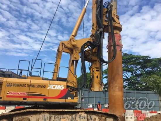 在马来西亚吉隆坡施工的徐工旋挖钻机