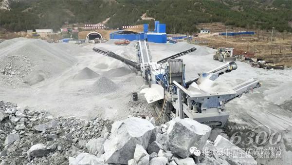 克磊镘移动破碎筛分设备在白洋沟隧道外作业