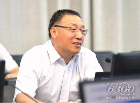 一汽解放发动机事业部党委书记、总经理钱恒荣