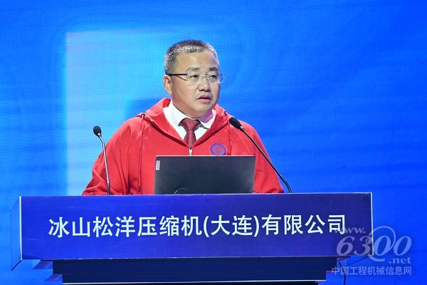 刘总报告.JPG