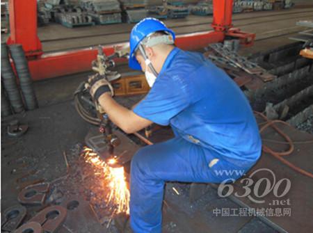 气割工招聘_柳钢 五菱招工 大专工资最高10000元 想去国企的赶紧看