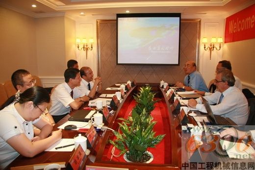 玉柴公司与瓦锡兰公司双方愉快地交流
