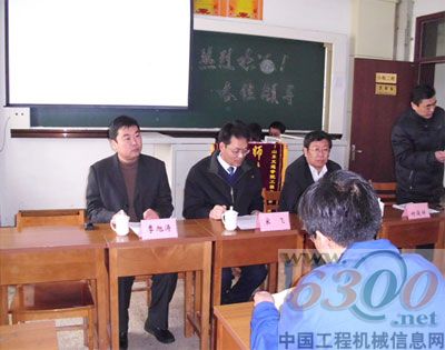 宋部长季部长张教授参加毕业典礼