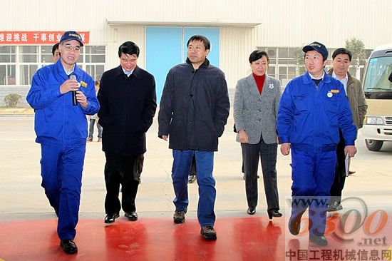 中国科技信息研究所所长贺德方一行来访山推