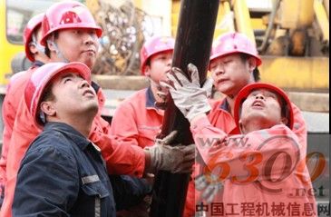 定井位、打钻、移机车、下套管