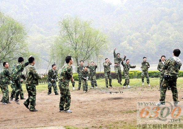 拓展训练放飞快乐