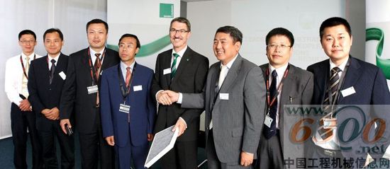 曼胡默尔,业务