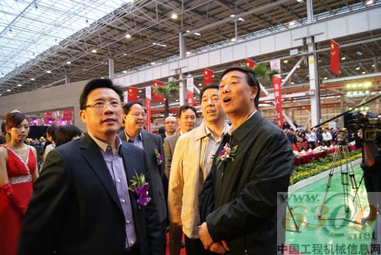 三一重工,世界最长臂架泵车