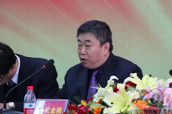 指挥部常务副指挥武金刚作动员讲话