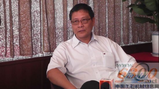 上海高桥加德士润滑油有限公司总经理黄汉民先生