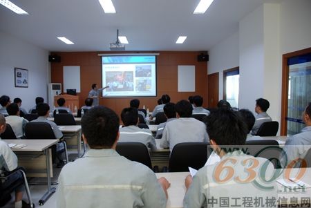 现代,建设装备