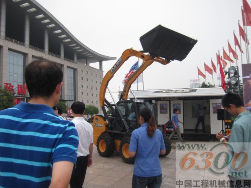 巡展中的凯斯CEC