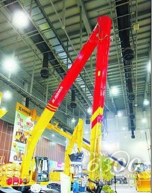 博鱼app官网厦工16米加长臂自然气发掘机托付泰国客户