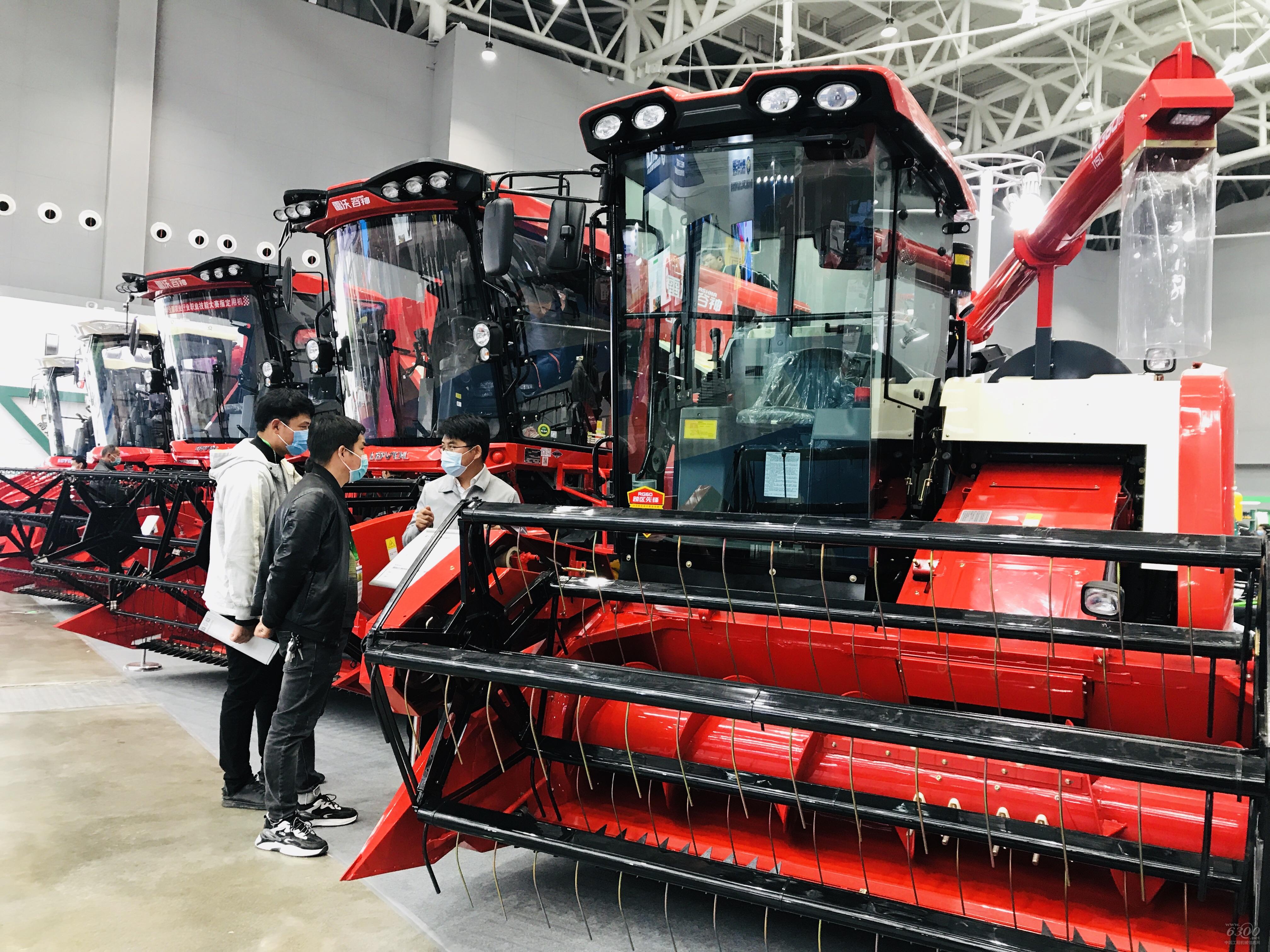 一机多用 雷沃谷神gm100收割机
